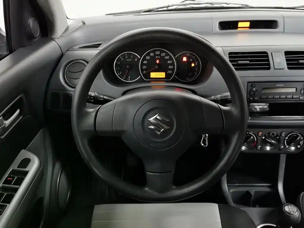 2014 Swift 1.3L Manual Standard Edition — миниатюра 11