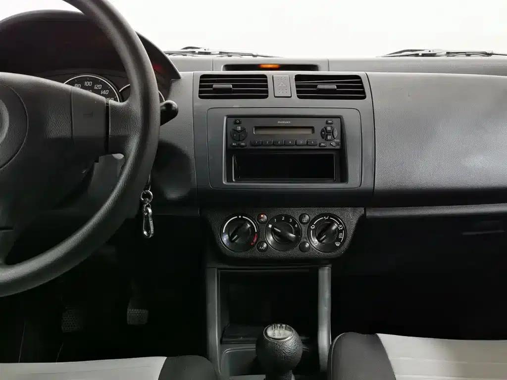 2014 Swift 1.3L Manual Standard Edition — миниатюра 12