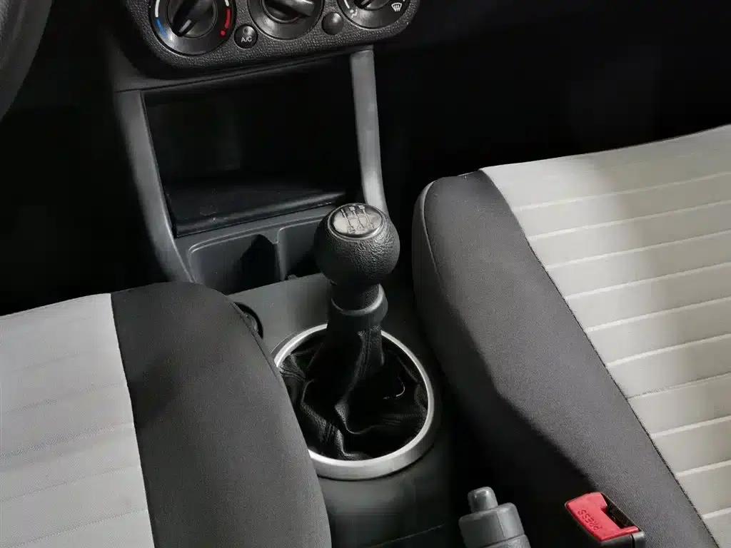 2014 Swift 1.3L Manual Standard Edition — миниатюра 13