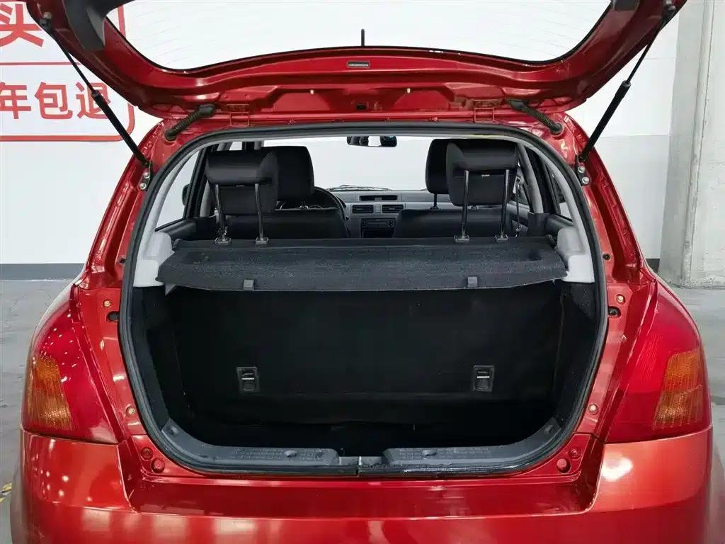 2014 Swift 1.3L Manual Standard Edition — миниатюра 16