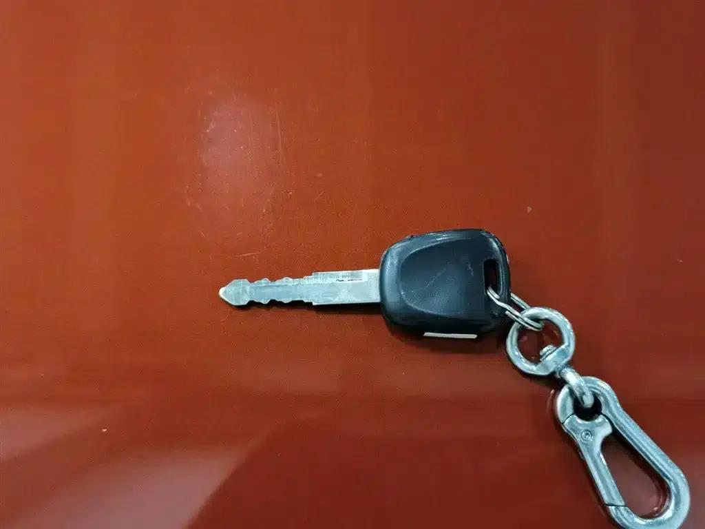 2014 Swift 1.3L Manual Standard Edition — миниатюра 19