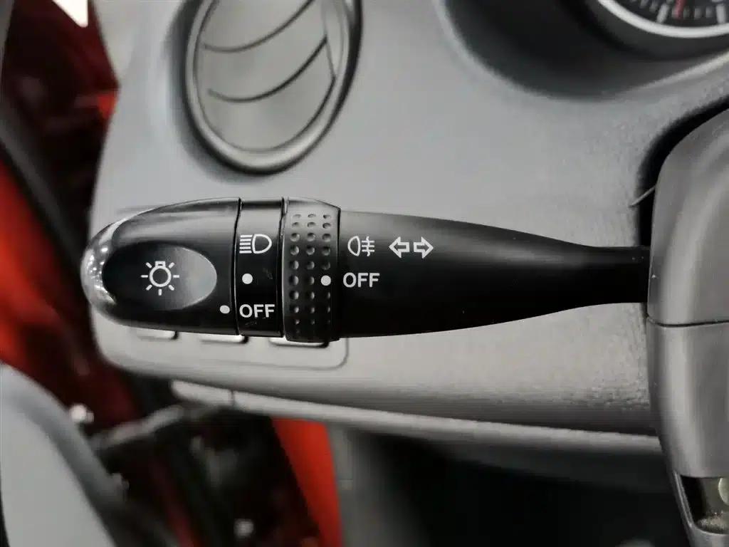 2014 Swift 1.3L Manual Standard Edition — миниатюра 21