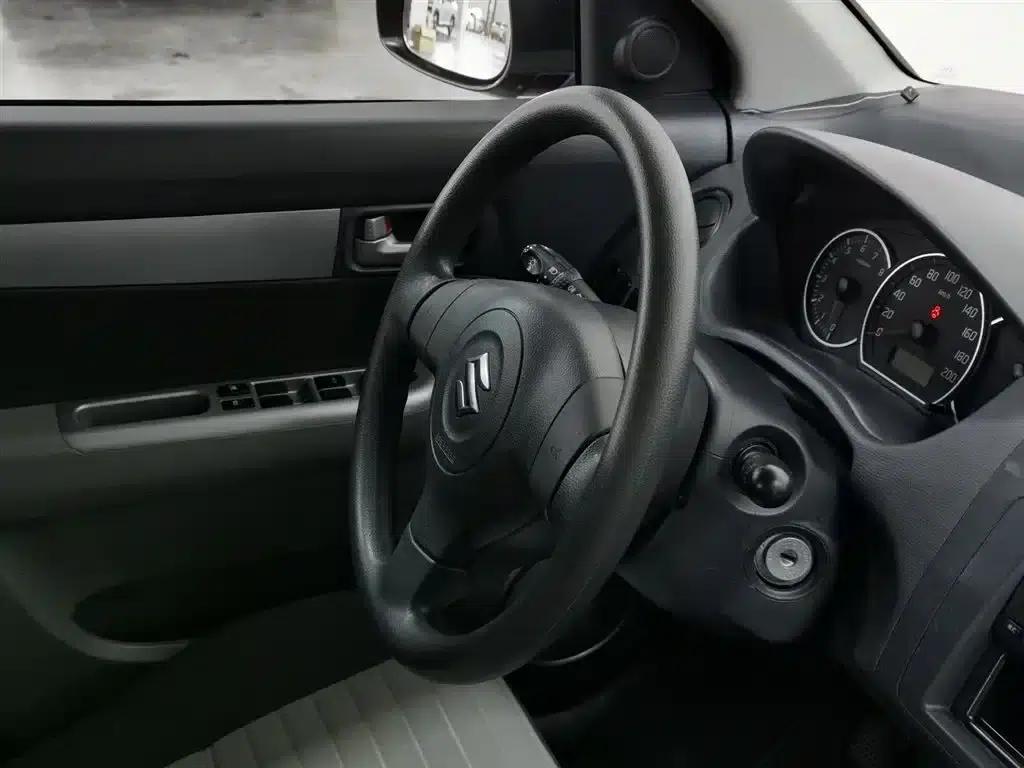 2014 Swift 1.3L Manual Standard Edition — миниатюра 22