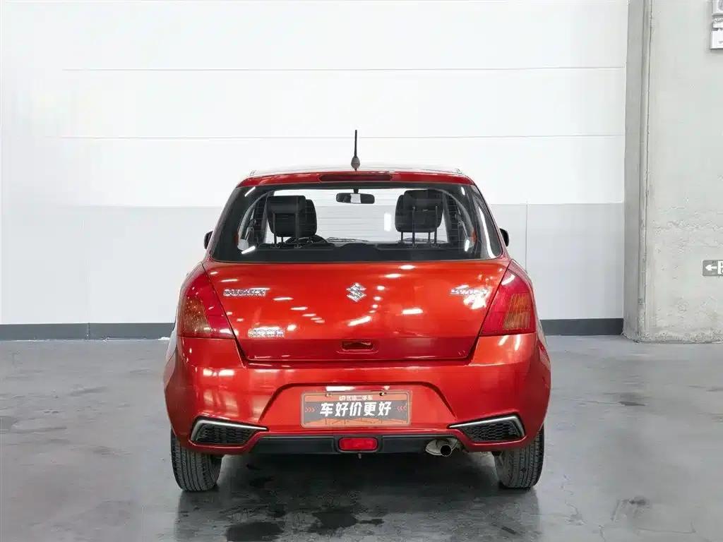 2014 Swift 1.3L Manual Standard Edition — миниатюра 4