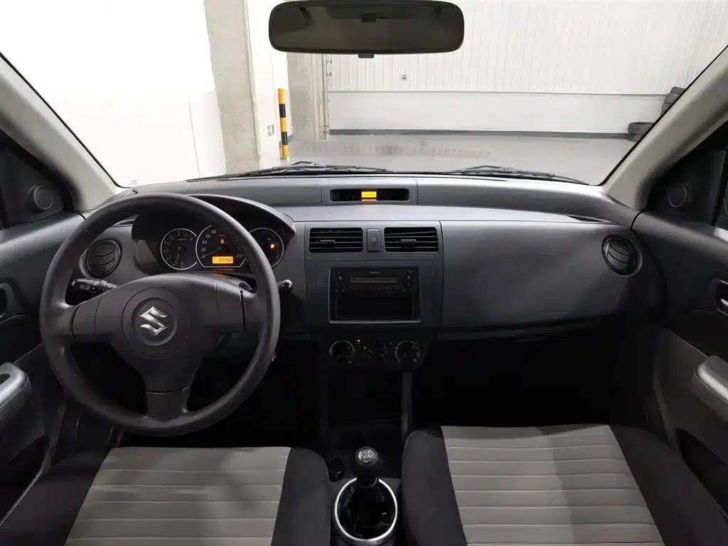 2014 Swift 1.3L Manual Standard Edition — миниатюра 5