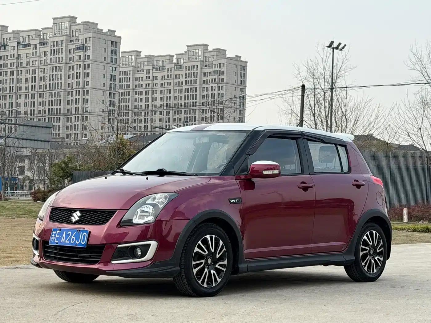 2013 Swift 1.5L Automatic 20th Anniversary Limited Edition — миниатюра 1