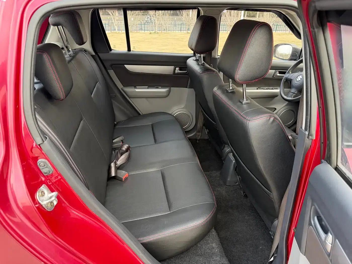 2013 Swift 1.5L Automatic 20th Anniversary Limited Edition — миниатюра 21