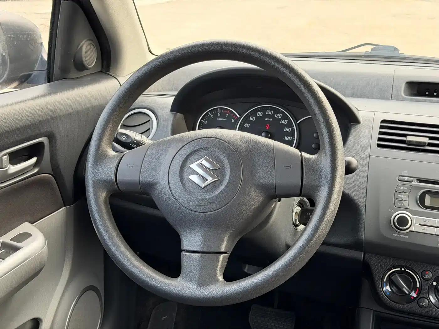 2013 Swift 1.5L Automatic 20th Anniversary Limited Edition — миниатюра 24