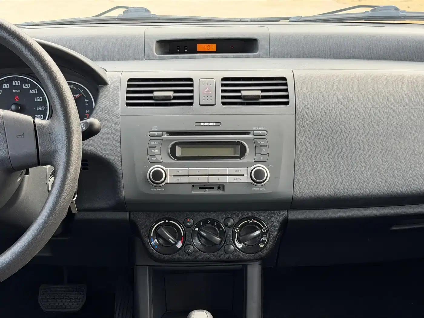 2013 Swift 1.5L Automatic 20th Anniversary Limited Edition — миниатюра 25