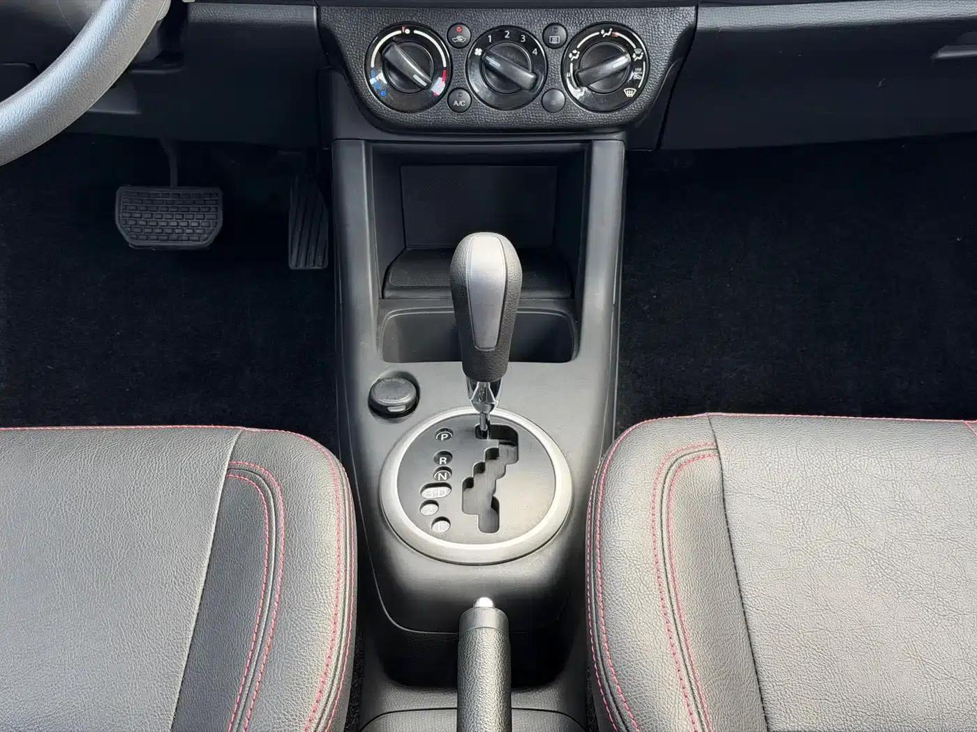 2013 Swift 1.5L Automatic 20th Anniversary Limited Edition — миниатюра 26