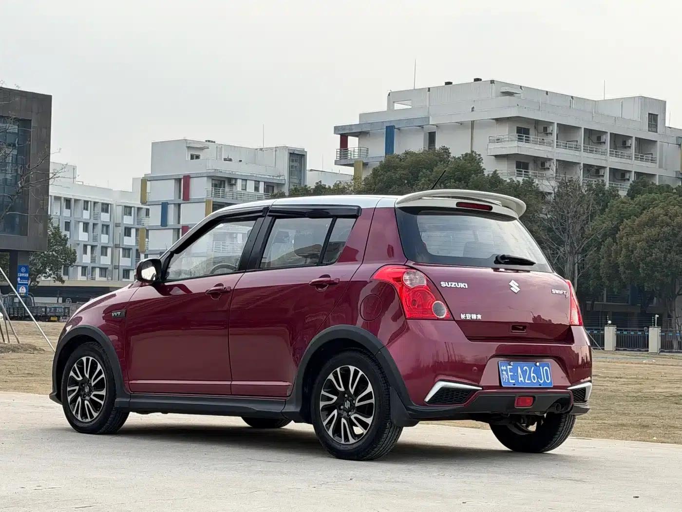 2013 Swift 1.5L Automatic 20th Anniversary Limited Edition — миниатюра 6