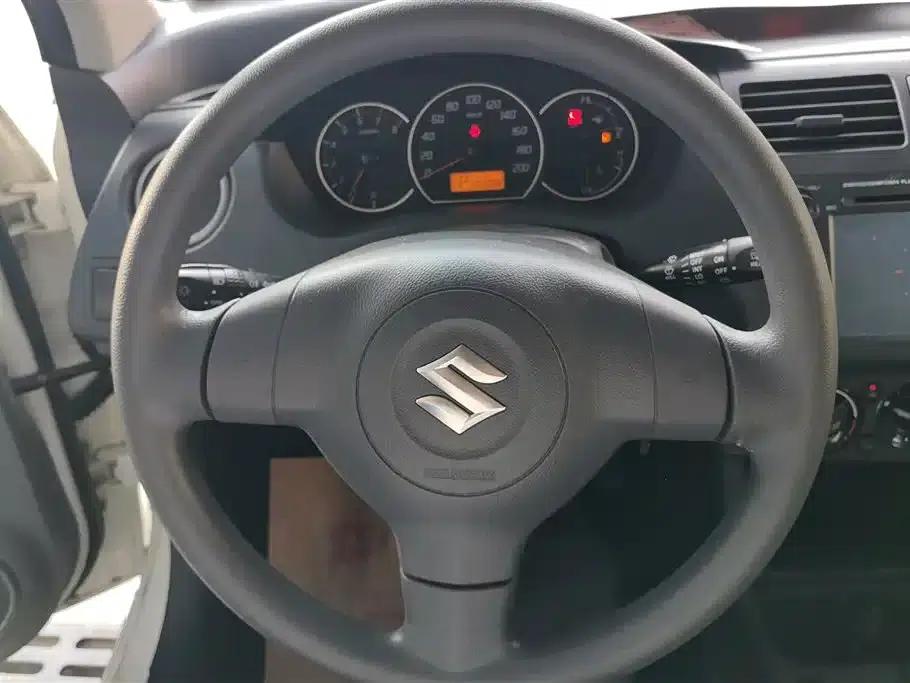 2013 Swift 1.5L Automatic Standard Edition — миниатюра 15