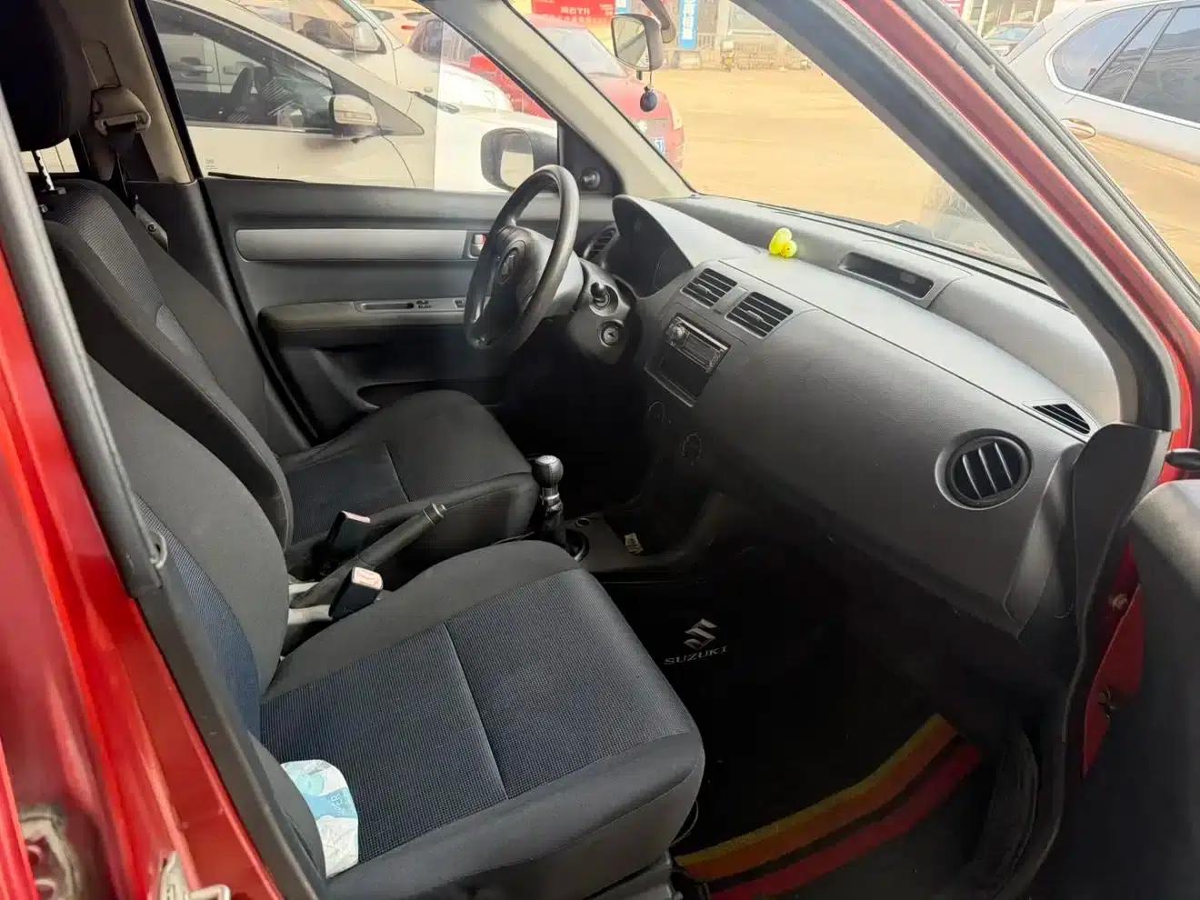 2009 Swift 1.3L Manual Value Edition — миниатюра 12