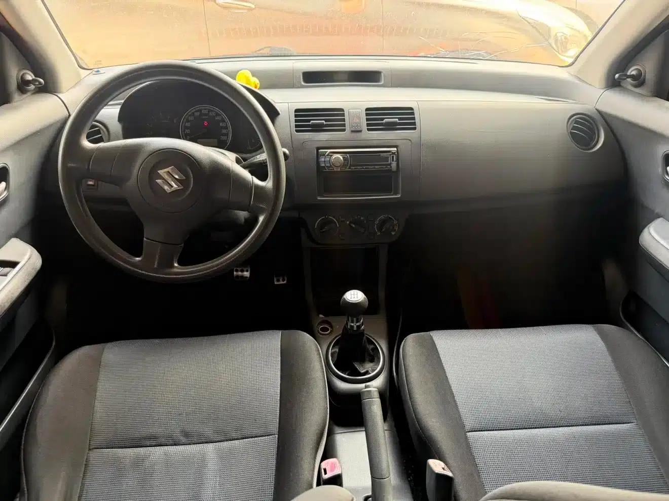 2009 Swift 1.3L Manual Value Edition — миниатюра 4