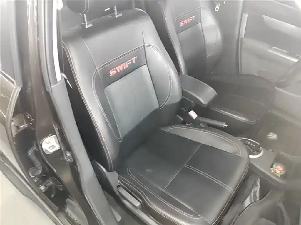 2015 Swift 1.5L Automatic Limited Edition — миниатюра 25