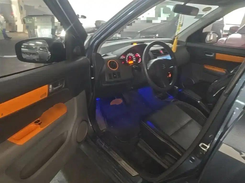 2016 Swift 1.5L Automatic Fashion Cool Play Edition — миниатюра 16