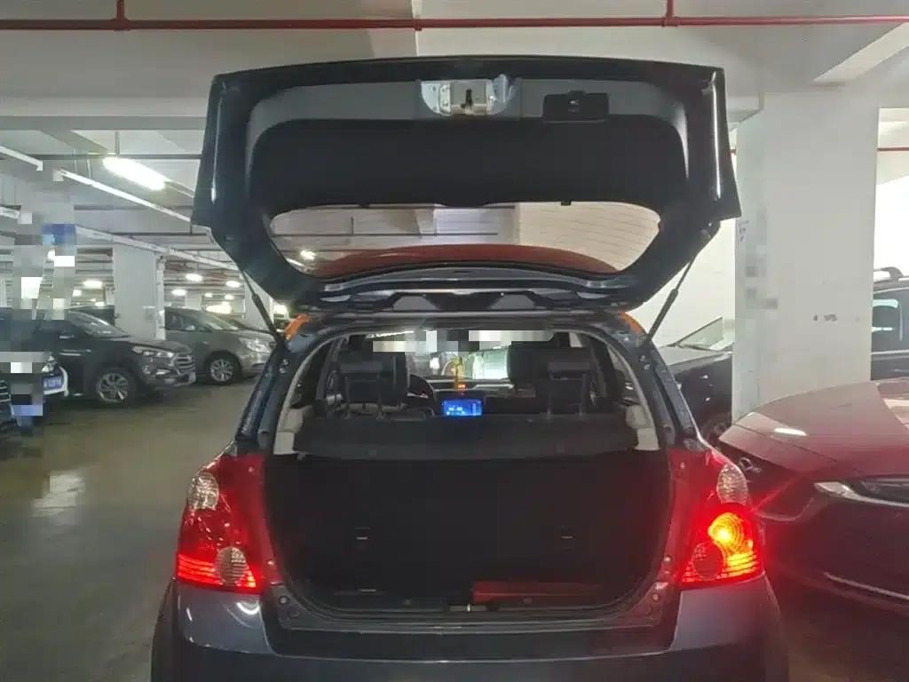 2016 Swift 1.5L Automatic Fashion Cool Play Edition — миниатюра 19