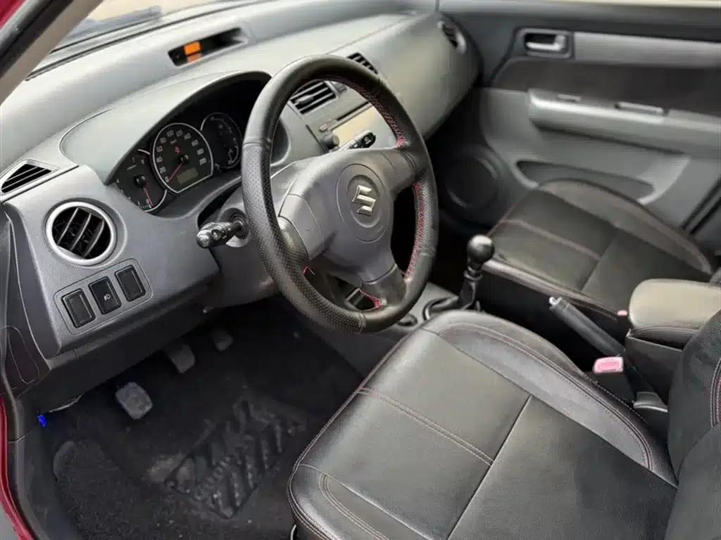2013 Swift 1.5L Manual 20th Anniversary Limited Edition — миниатюра 12