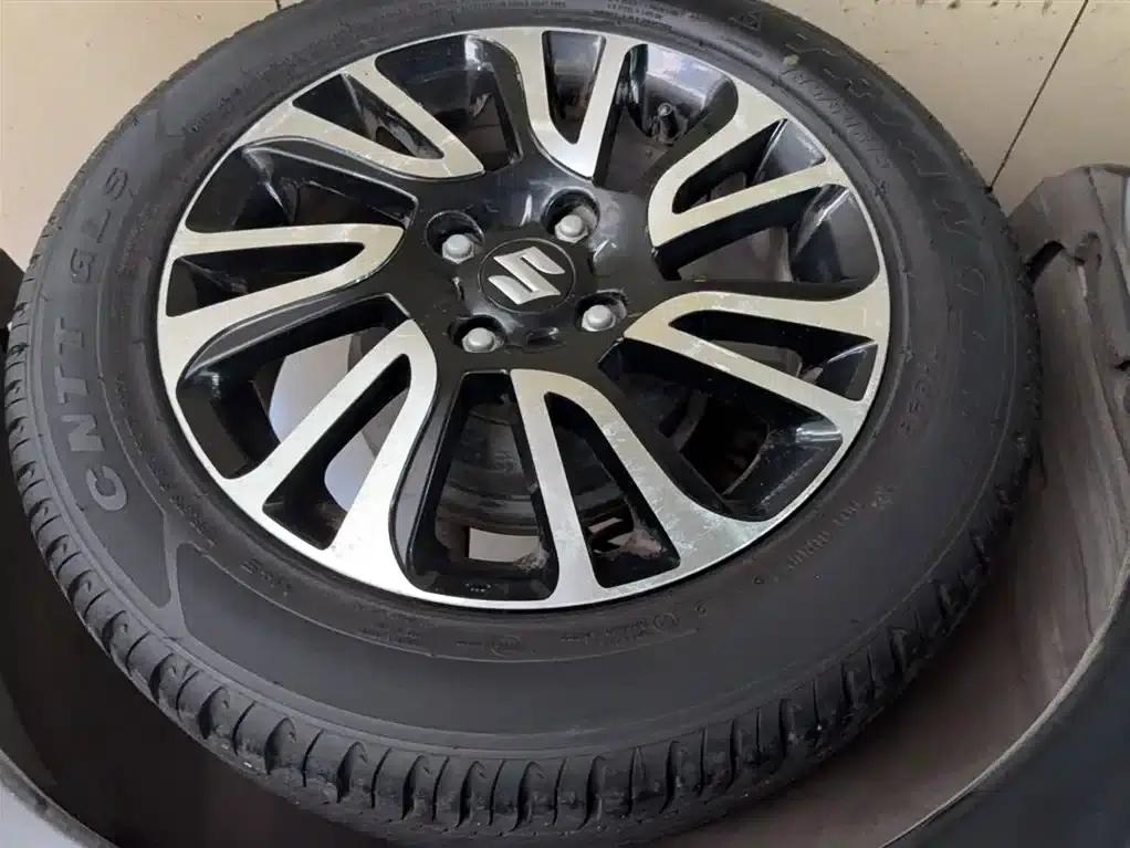 2013 Swift 1.5L Manual 20th Anniversary Limited Edition — миниатюра 3