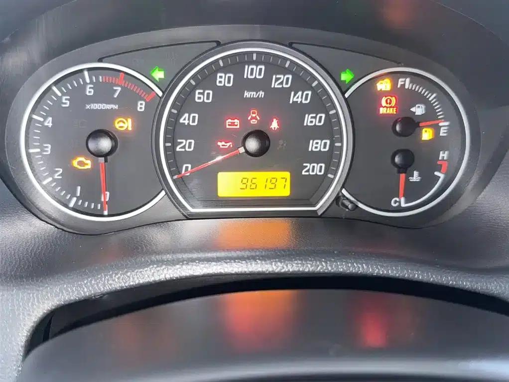 2013 Swift 1.5L Manual 20th Anniversary Limited Edition — миниатюра 4
