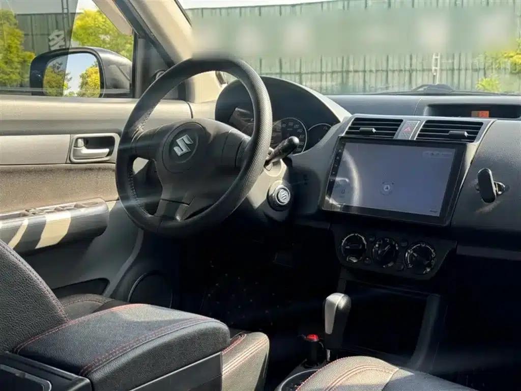 2013 Swift 1.5L Automatic 20th Anniversary Limited Edition — миниатюра 14