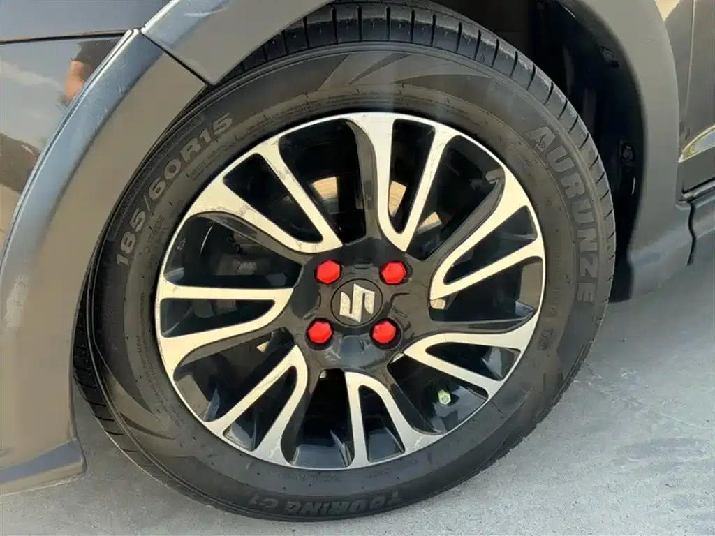 2013 Swift 1.5L Automatic 20th Anniversary Limited Edition — миниатюра 10