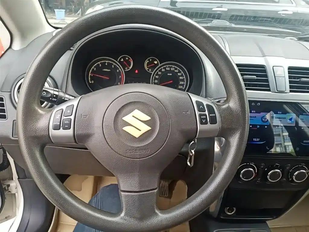 SX4 2013 1.6L Automatic Cool Edition — миниатюра 11