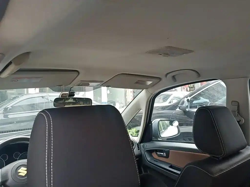 SX4 2013 1.6L Automatic Cool Edition — миниатюра 18