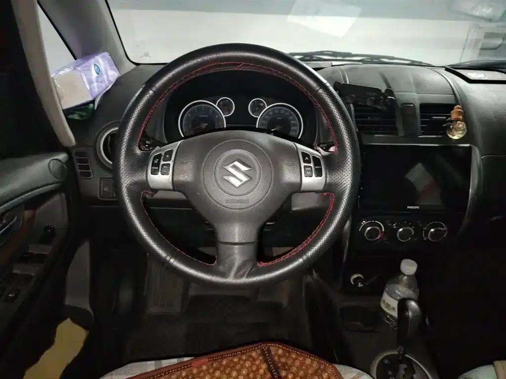 SX4 2013 1.6L Automatic Cool Edition — миниатюра 3