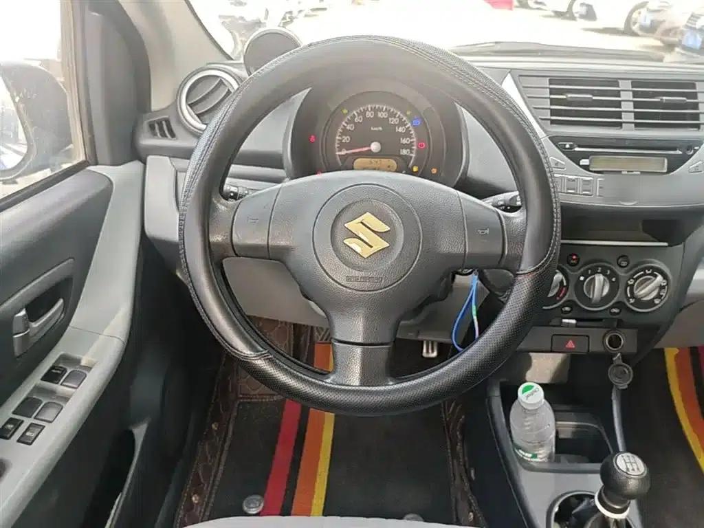 Alto 2013 1.0L Manual Deluxe — миниатюра 11