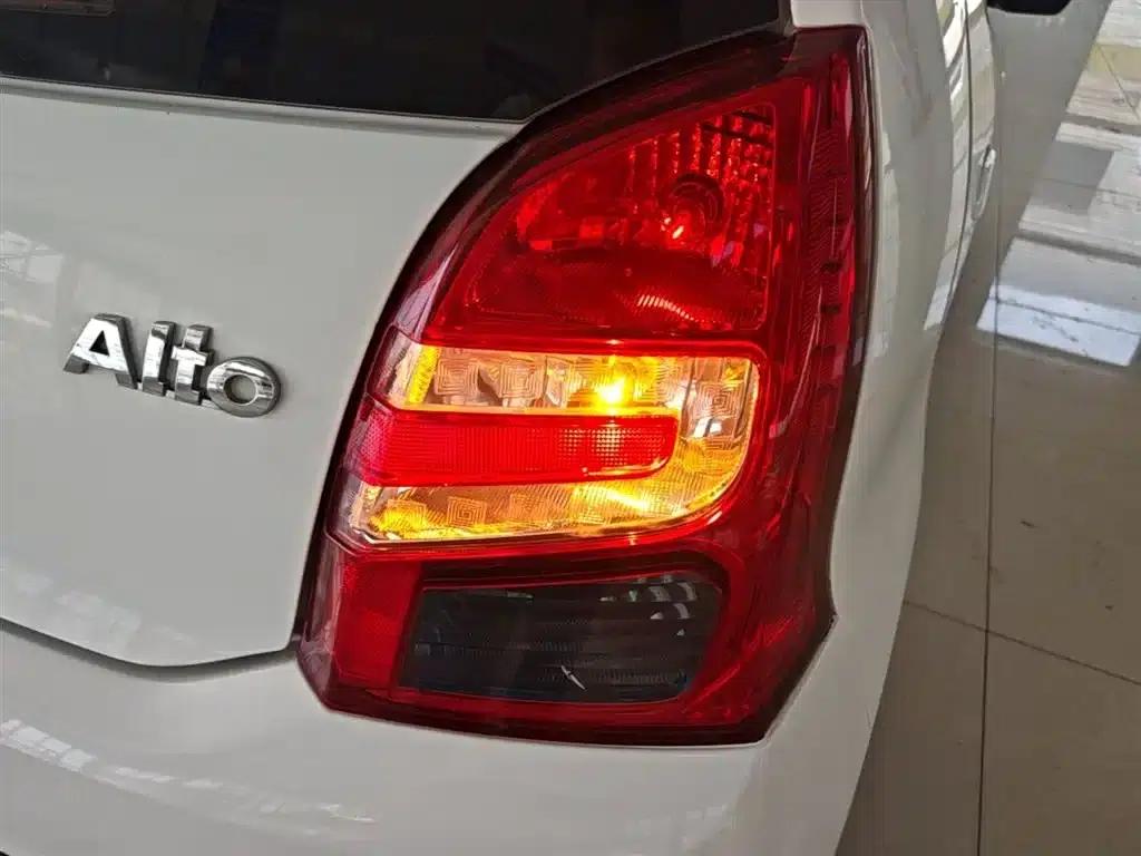 Alto 2016 1.0L Automatic Luxury Dynamic Edition — миниатюра 8