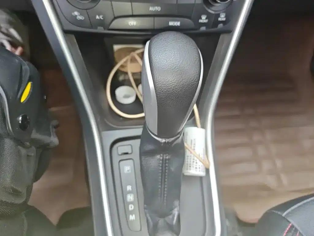 Vitara 2014 1.6L CVT 2WD Elite — миниатюра 11