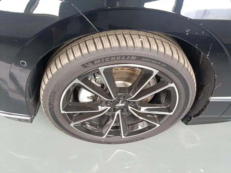 VOYAH PASSION 2024 PHEV Four-Wheel Drive Ultra-Long Range Flagship Model — миниатюра 9
