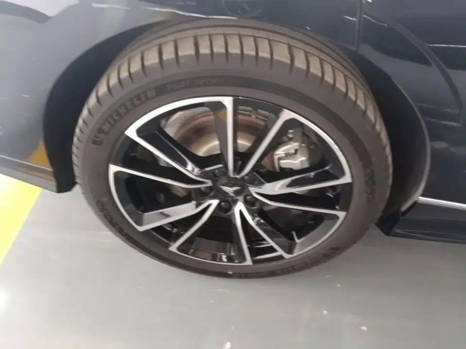 VOYAH PASSION 2024 PHEV Four-Wheel Drive Ultra-Long Range Flagship Model — миниатюра 10