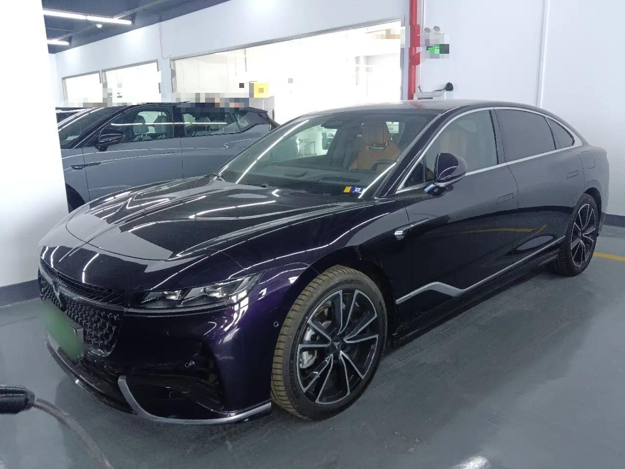 VOYAH PASSION 2024 PHEV Four-Wheel Drive Ultra-Long Range Flagship Model — миниатюра 1