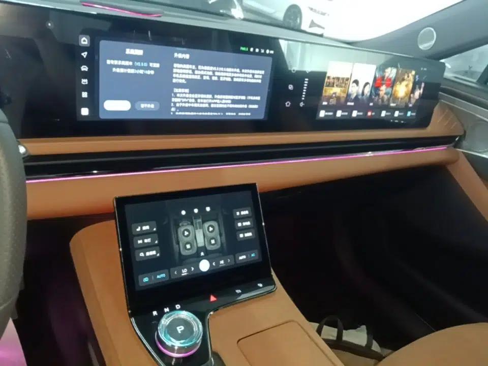 VOYAH PASSION 2024 PHEV Four-Wheel Drive Ultra-Long Range Flagship Model — миниатюра 15
