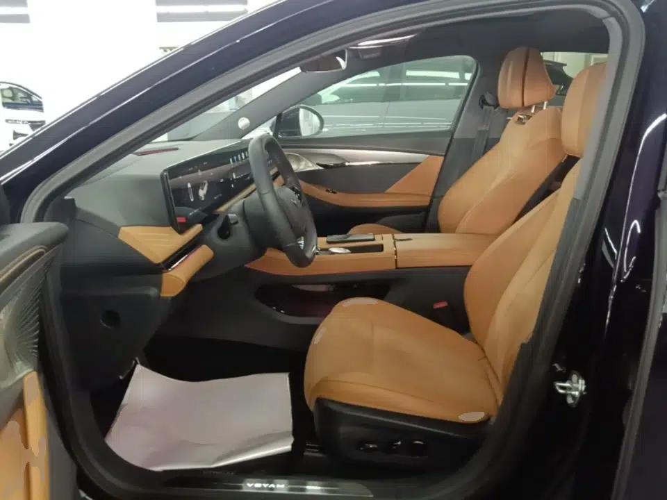 VOYAH PASSION 2024 PHEV Four-Wheel Drive Ultra-Long Range Flagship Model — миниатюра 17