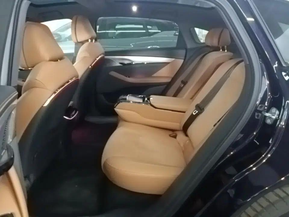 VOYAH PASSION 2024 PHEV Four-Wheel Drive Ultra-Long Range Flagship Model — миниатюра 19