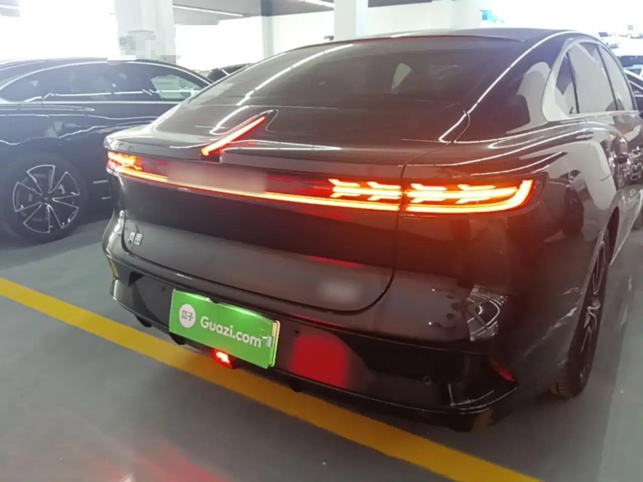VOYAH PASSION 2024 PHEV Four-Wheel Drive Ultra-Long Range Flagship Model — миниатюра 3