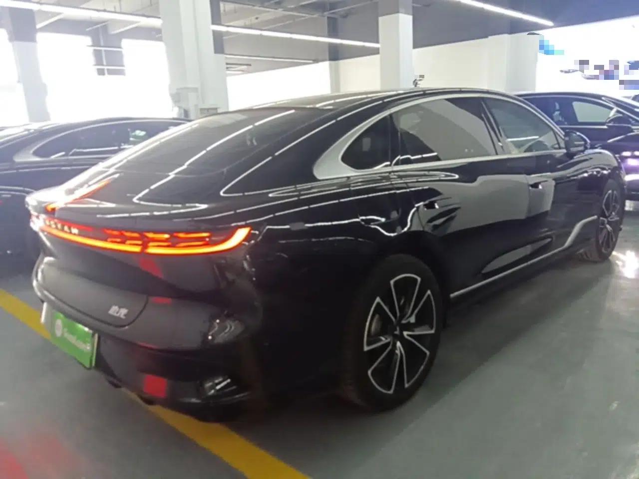 VOYAH PASSION 2024 PHEV Four-Wheel Drive Ultra-Long Range Flagship Model — миниатюра 4