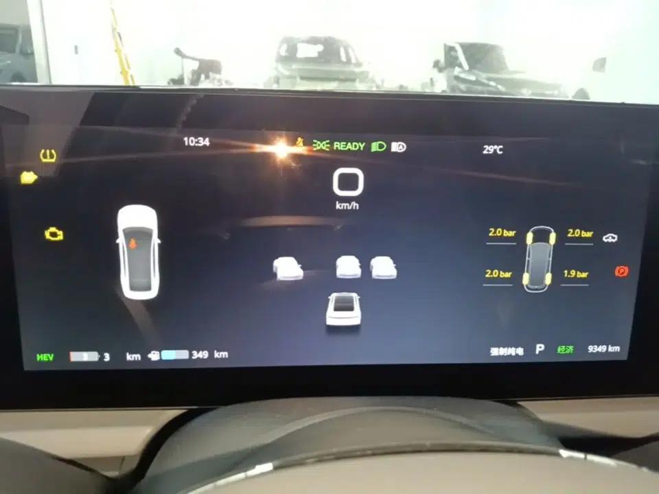 VOYAH PASSION 2024 PHEV Four-Wheel Drive Ultra-Long Range Flagship Model — миниатюра 14