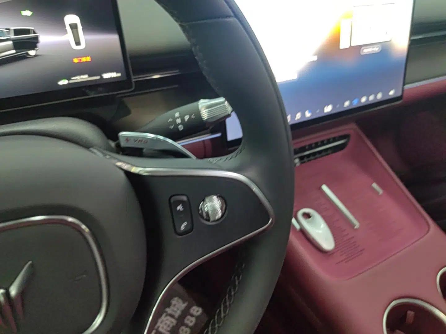 VOYAH Lantu Chiguang L 2026 Four-Wheel-Drive Ultra — миниатюра 16