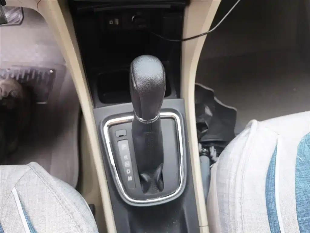 Ciaz 2015 1.6L Automatic Comfort Edition — миниатюра 11