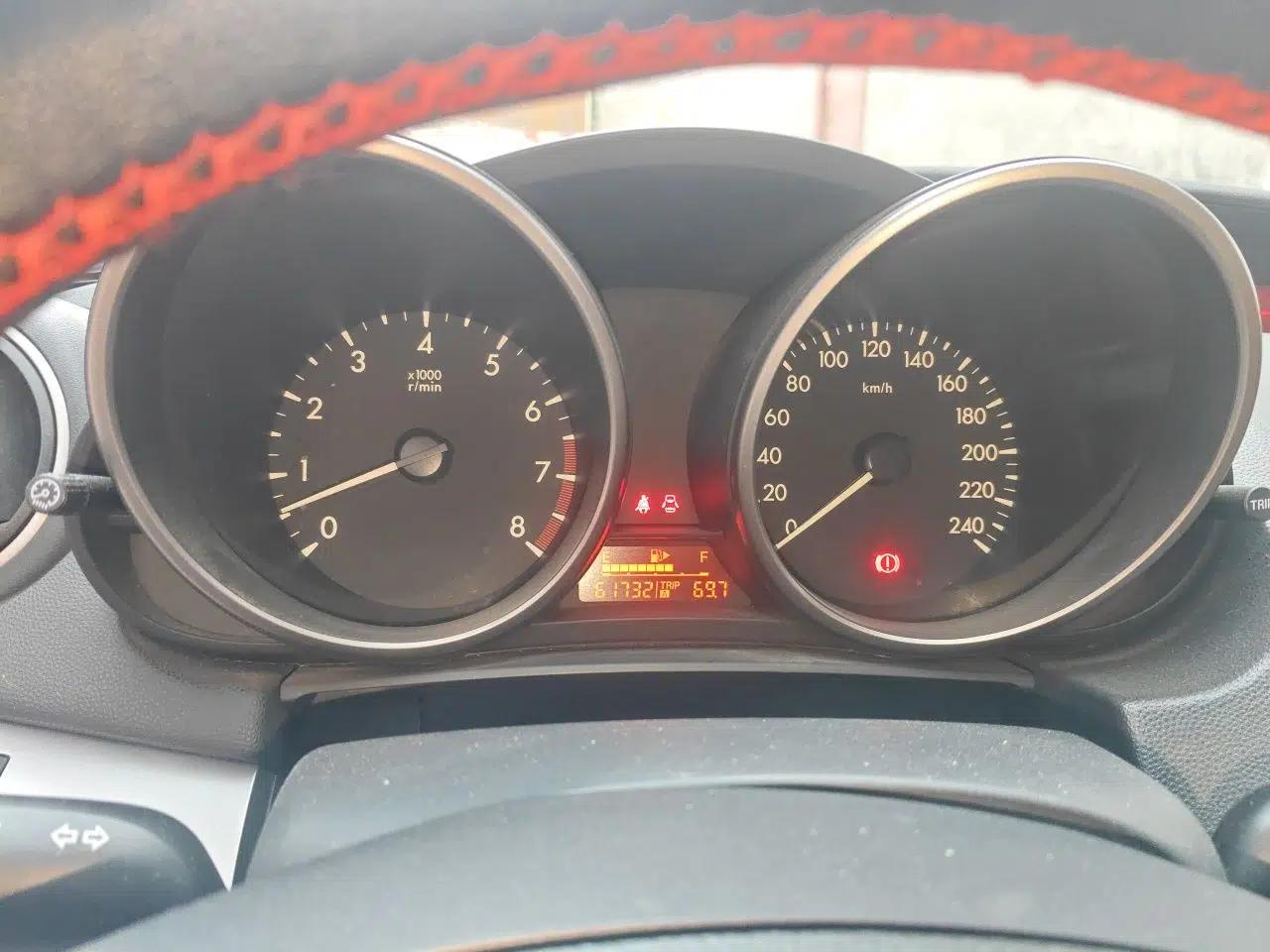 Mazda 3 2013 Sedan 1.6L Manual Elite Model — миниатюра 12