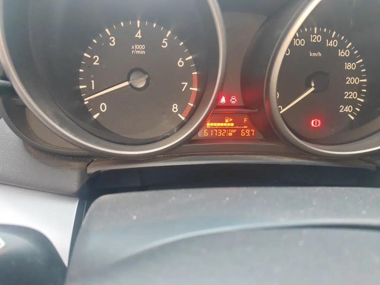 Mazda 3 2013 Sedan 1.6L Manual Elite Model — миниатюра 13