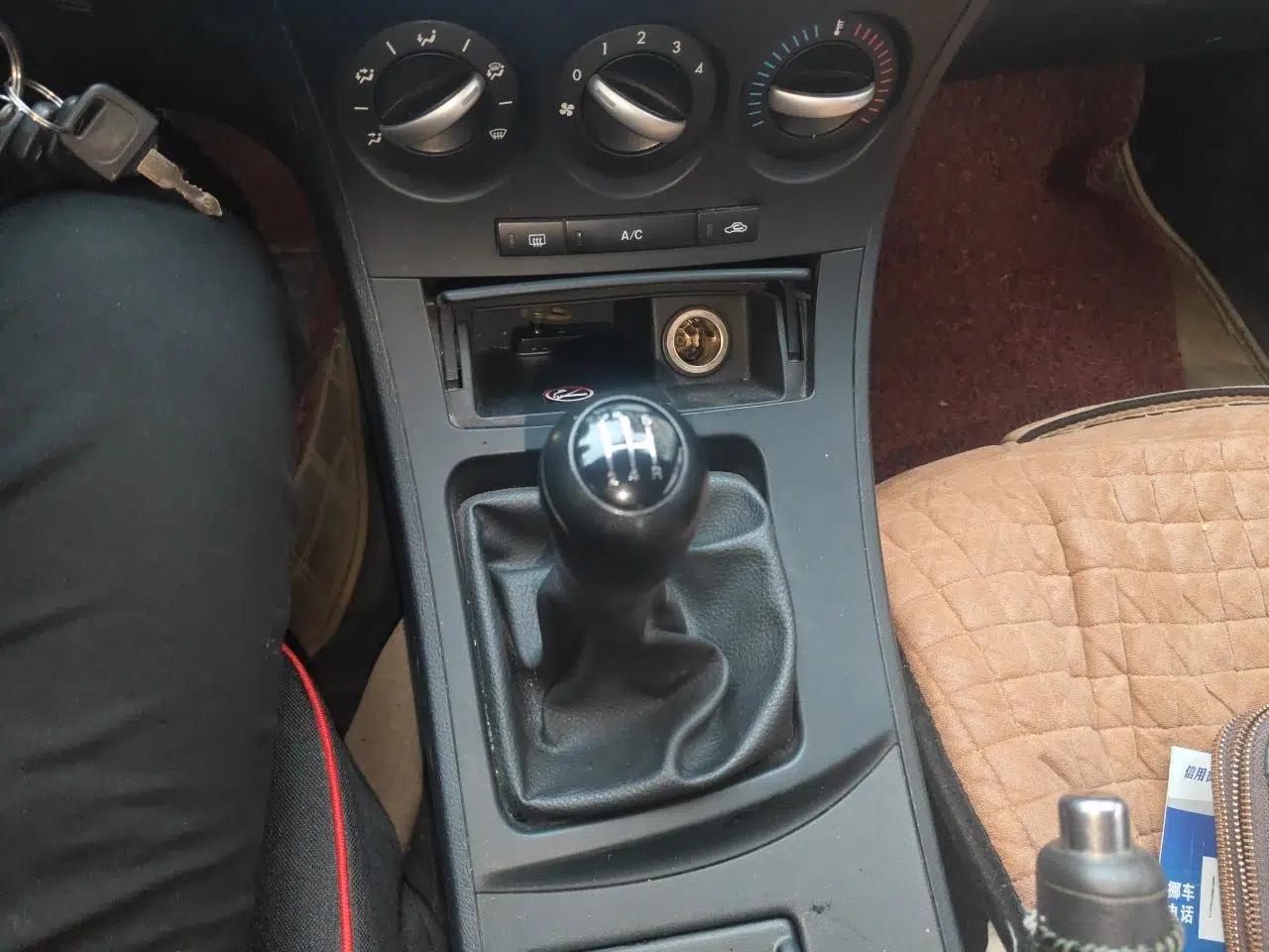 Mazda 3 2013 Sedan 1.6L Manual Elite Model — миниатюра 15