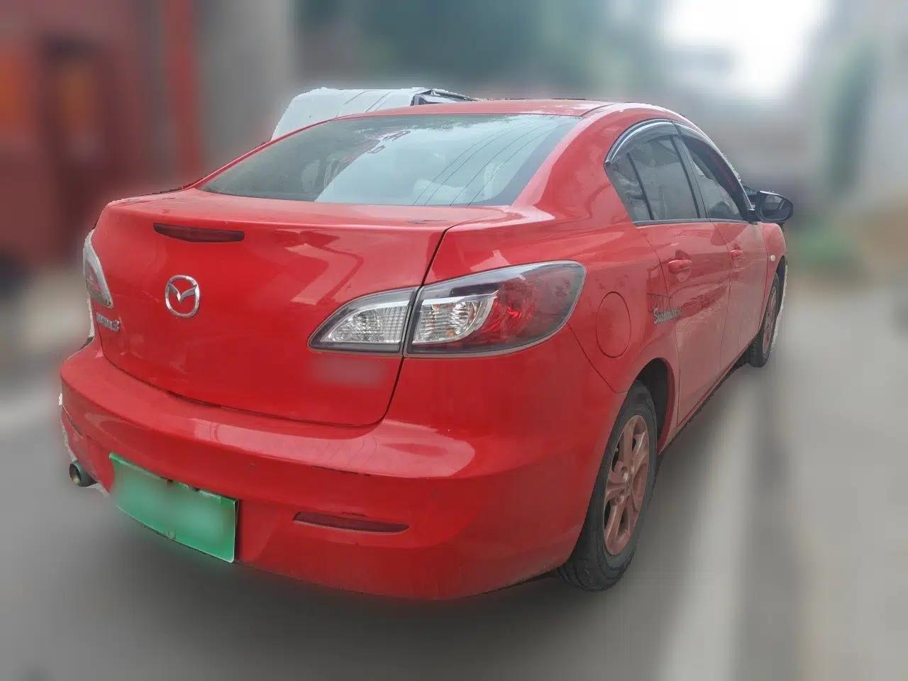Mazda 3 2013 Sedan 1.6L Manual Elite Model — миниатюра 6