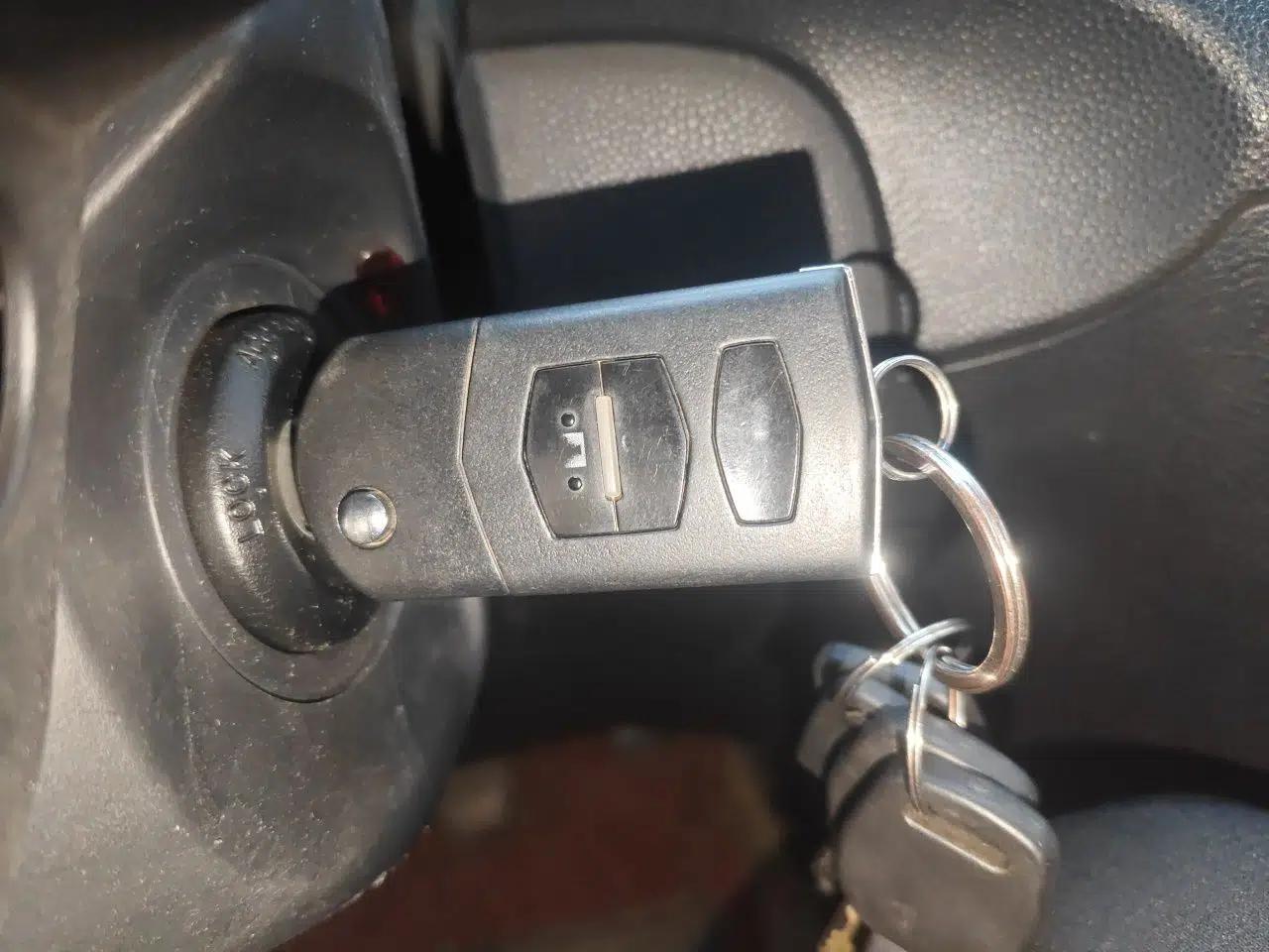 Mazda 3 2013 Sedan 1.6L Manual Elite Model — миниатюра 9