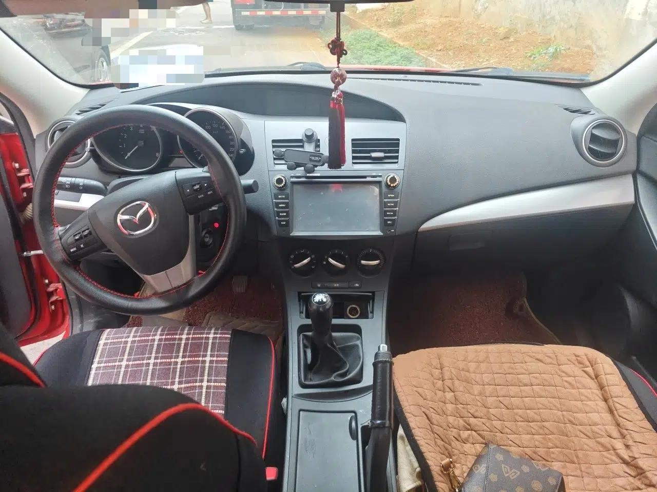 Mazda 3 2013 Sedan 1.6L Manual Elite Model — миниатюра 10