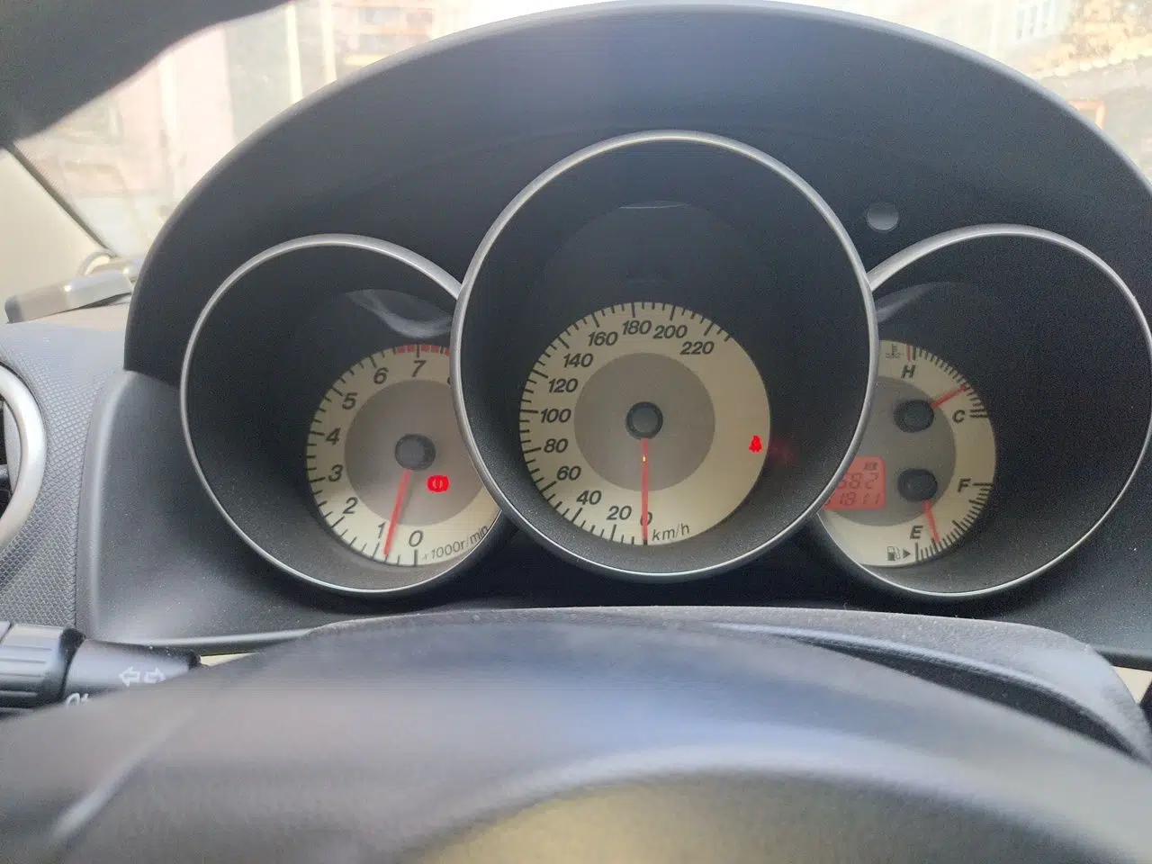 Mazda 3 2012 1.6L Manual Classic Special Offer — миниатюра 12